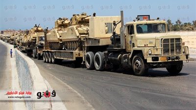 بالفيديو والصور.. انتشار مدرعات الجيش بشمال سيناء استعدادًا لعملية 