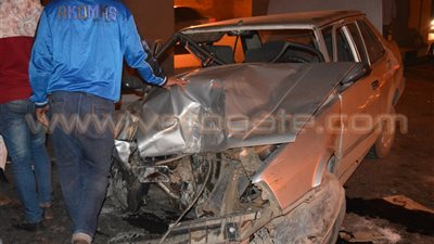 بالفيديو والصور.. أثار حادث اصطدام سيارة بعامود خرسانى بنفق مطار إمبابة