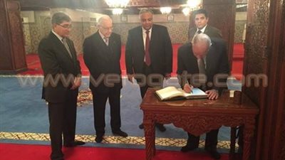 بالصور.. «الزند» يزور محكمة النقض المغربية ويسلم درع العدل لرئيسها