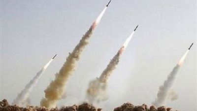 موقع عبري: مصر تشارك في تهدئة وقف إطلاق الصواريخ على إسرائيل