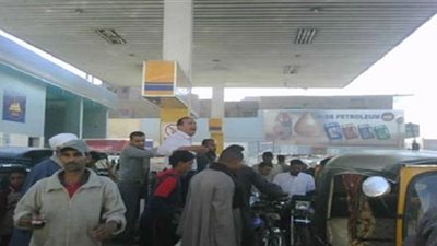 اشتباكات بالأيدي بين السائقين بمحطة بنزين المجزر الآلي بالمنصورة