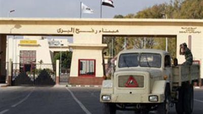 الأمن يغلق طريق «رفح - العريش» ويطارد عناصر مسلحة