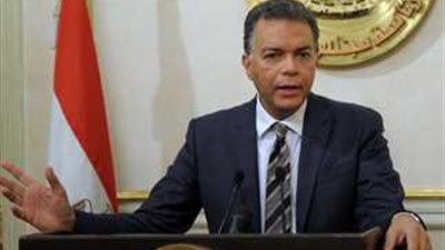 وزيرا القوى العاملة والنقل يكرمان أسر الشهداء