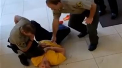 نهاية مفجعة لمسجون حاول الهروب من المحكمة (فيديو)