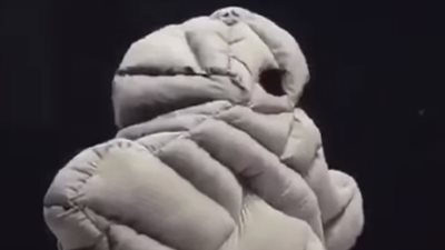 «جاكت» شتوي يثير ضجة عبر فيس بوك (فيديو)