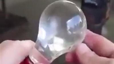 بالفيديو.. أسهل الطرق لإشعال النيران بالمياه