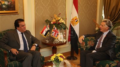 وزير التعليم العالي يبحث التعاون مع السفير البريطاني الجديد