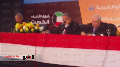 بالصور.. معرض الكتاب يناقش 