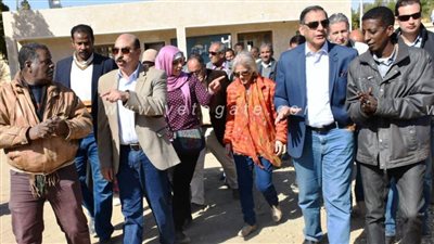 مستشارا الرئيس يتفقدان المشروعات التنموية في قرى النوبة بأسوان | صور
