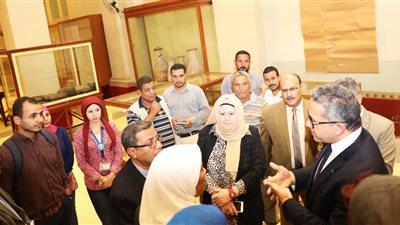 وزير الآثار يتفقد أعمال تطوير سيناريو العرض المتحفي بالمتحف المصري