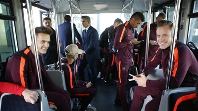 بعثة برشلونة تصل تورينو لملاقاة يوفنتوس في دوري الأبطال