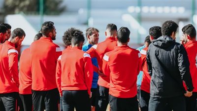 محاضرة من فايلر للاعبي الأهلي قبل المران