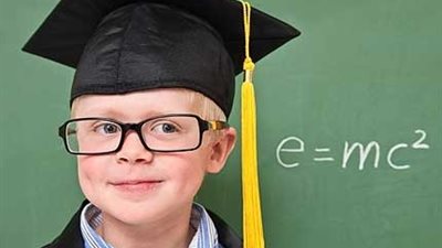 أهم 5 أطعمة تجعل طفلك من الأوائل