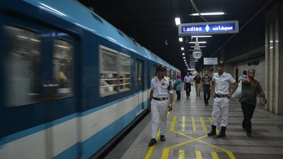 عودة الحركة بالخط الأول لمترو الأنفاق بعد سحب القطار المتعطل