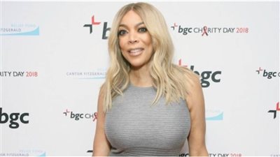 ويندي ويليامز تتعرض لموقف محرج علي الهواء | فيديو