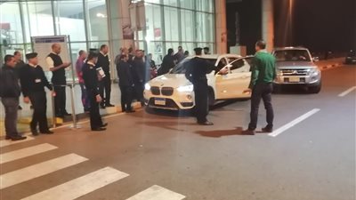 محمد صلاح يصل مطار القاهرة استعدادا لمباراة تونس(فيديو وصور)