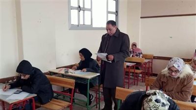 وكيل تعليم دمياط يتفقد لجان امتحانات الشهادة الإعدادية