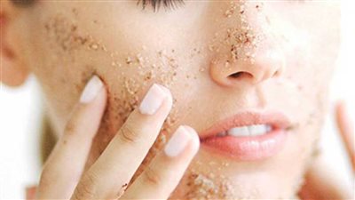 وصفة لتقشير الوجه والجسم في البيت وبأقل التكاليف