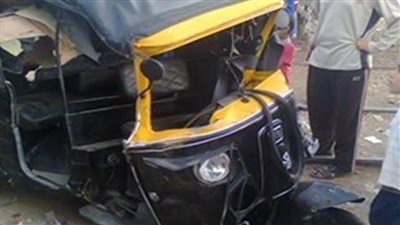 إصابة 7 مواطنين في حادث تصادم توك توك بسيارة في البحيرة