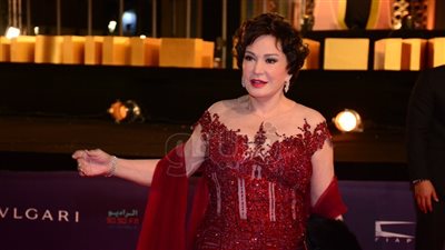 لبلبة عن تنظيم مهرجان القاهرة السينمائي: «مية مية»