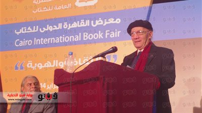معرض الكتاب ينهي فعاليات اليوم الثاني بـ«ملتقي الشعراء»