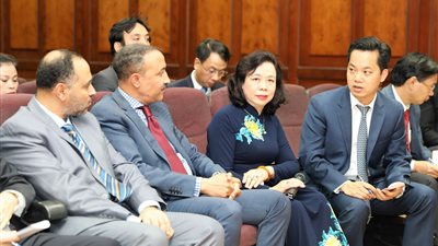 بحث سبل التعاون الأثري مع فيتنام (صور)