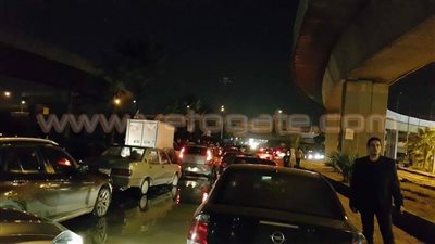 أهالي «نادي الصيد» بالإسكندرية يقطعون الطريق احتجاجا على غرق منازلهم