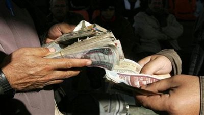 مسلسل سرقة الجمعيات الخيرية عرض مستمر.. رئيس مجلس إدارة بسوهاج يستولي على أموال جمعية.. ضبط مندوب بتهمة النصب.. سقوط تشكيل عصابي يجمع التبرعات.. وقانوني: تحصيل أموال دون تصريح جريمة أمن دولة