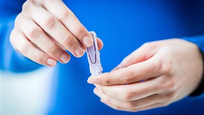 ماليزية في مرحلة متأخرة من مرض السرطان تحصل على الماجستير