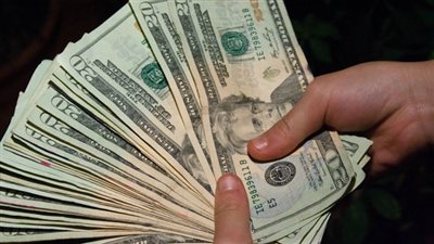 الدولار يسجل 17.7 جنيها في أحدث بيانات البنك المركزي