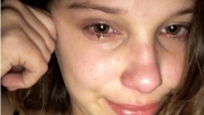 ميلي بوبي تودع الموسم الثالث من مسلسل «Stranger Things» بالدموع