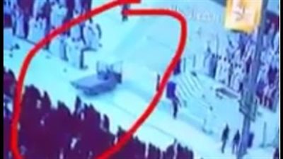 بالفيديو.. سيارة نظافة تدهس عشرات النساء في الحرم المكي