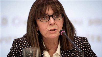 قاضية عملت في التدريس.. حكاية كاترينا أول رئيسة لليونان