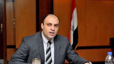 الحكومة تضخ 400 مليون دولار فى مشروعات القابضة للصناعات الكيماوية