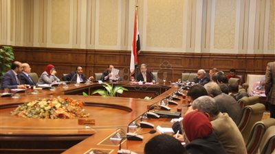 خلافات بمحلية النواب حول تبعية الشركة القابضة للنظافة.. (صور)