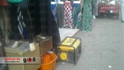 بالصور .. محلات الملابس بالشرقية تلجأ للماكينات بسبب قطع الكهرباء