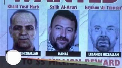 حكاية 3 أشخاص أعلنت أمريكا عن مكافأة لمن يدل عنهم (فيديو)