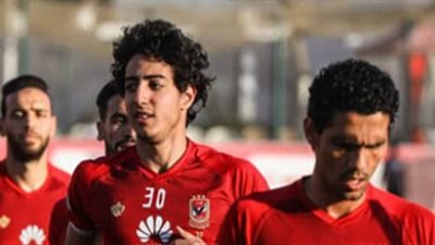 نجيب وهاني يؤديان تدريبات تأهيلية بالجيم في مران الأهلي