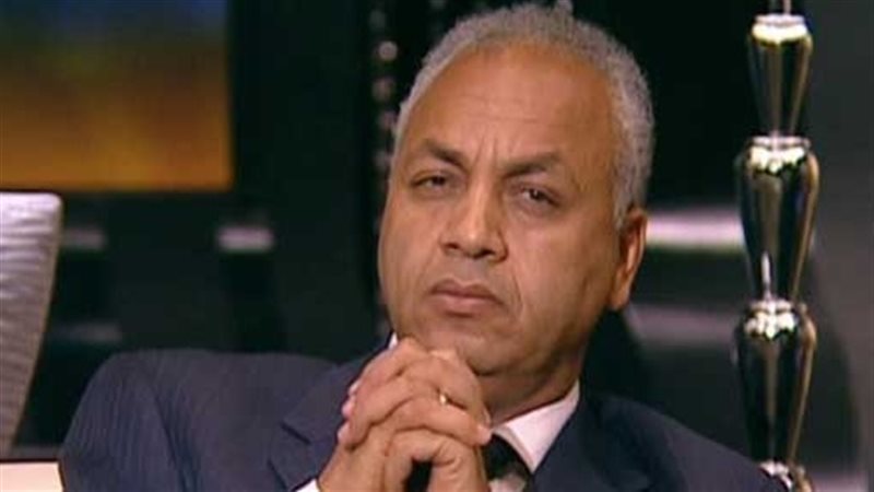 الكاتب الصحفي مصطفى
