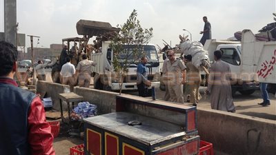 بالصور.. حملة لإزالة الإشغالات بالطريق الدائري
