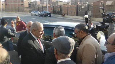 إبراهيم محلب يدلى بصوته في انتخابات المقاولون (صور)