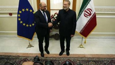 على لاريجاني: ربط أزمات المنطقة بشخص بشار الأسد خطأ استراتیجیا