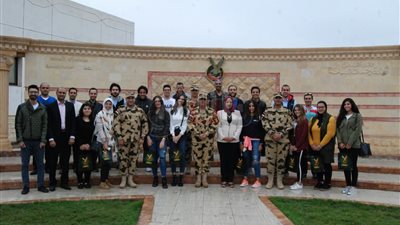 «الهجرة» تنظم يوما لشباب المصريين بالخارج مع أبطال الصاعقة