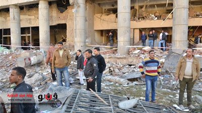 تفاصيل معاينة تفجير مديرية أمن القاهرة.. الكاميرات أظهرت ترجل شخص من السيارة الملغومة واستقلاله سيارة أخرى.. الجثة المتفحمة في الحادث ليست لمنفذ العملية.. وإتلاف برديات ومخطوطات نادرة لا تقدر بثمن