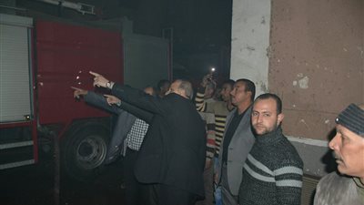 محافظ القليوبية ينتقل لمصنع منسوجات شبرا المحترق (صور)