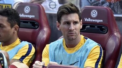 ميسي على مقاعد بدلاء برشلونة أمام يوفنتوس في دوري الأبطال