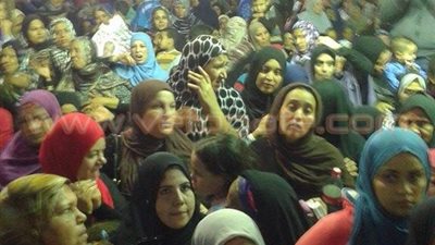 بالصور.. «إسماعيل نصر الدين» يعقد مؤتمرا نسائيا بحلوان