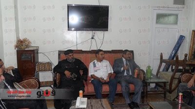 بالصور.. العليمي يزور مطرانية قنا