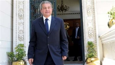 وزير الشباب يتفقد ميدان التحرير لمتابعة التجهيزات الجارية للاحتفال بالثورة