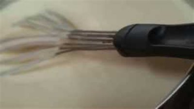 بالفيديو.. أسهل طريقة لعمل البشاميل